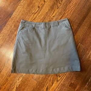 NIKE Olive Golf Skort - Size 6